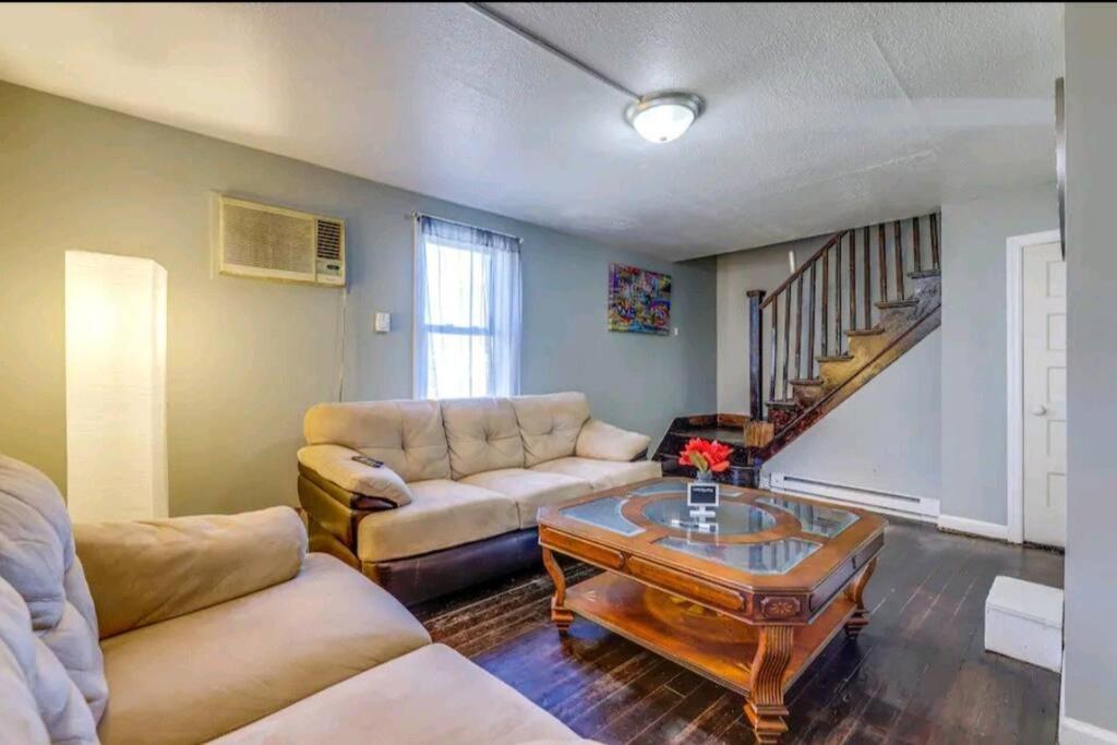 Comfortable Away From * East Hartford